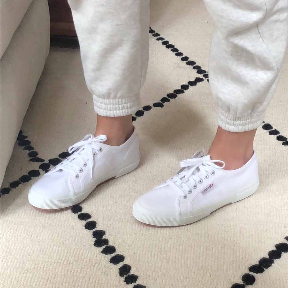 ✨BNIB White Supergas Sz 39.5✨ - Picture 2 of 2
